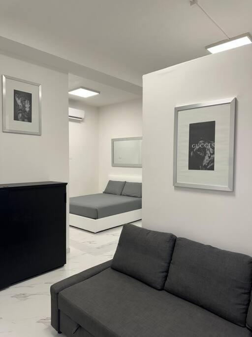 Cernusco Luxury Milanese Apartment チェルヌスコ・スル・ナヴィーリオ エクステリア 写真